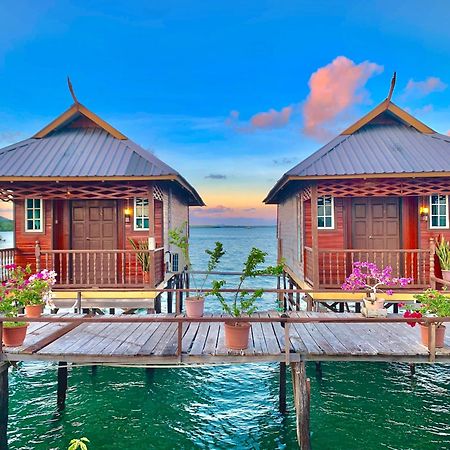 Parapat Water Village Resort Semporna Eksteriør billede